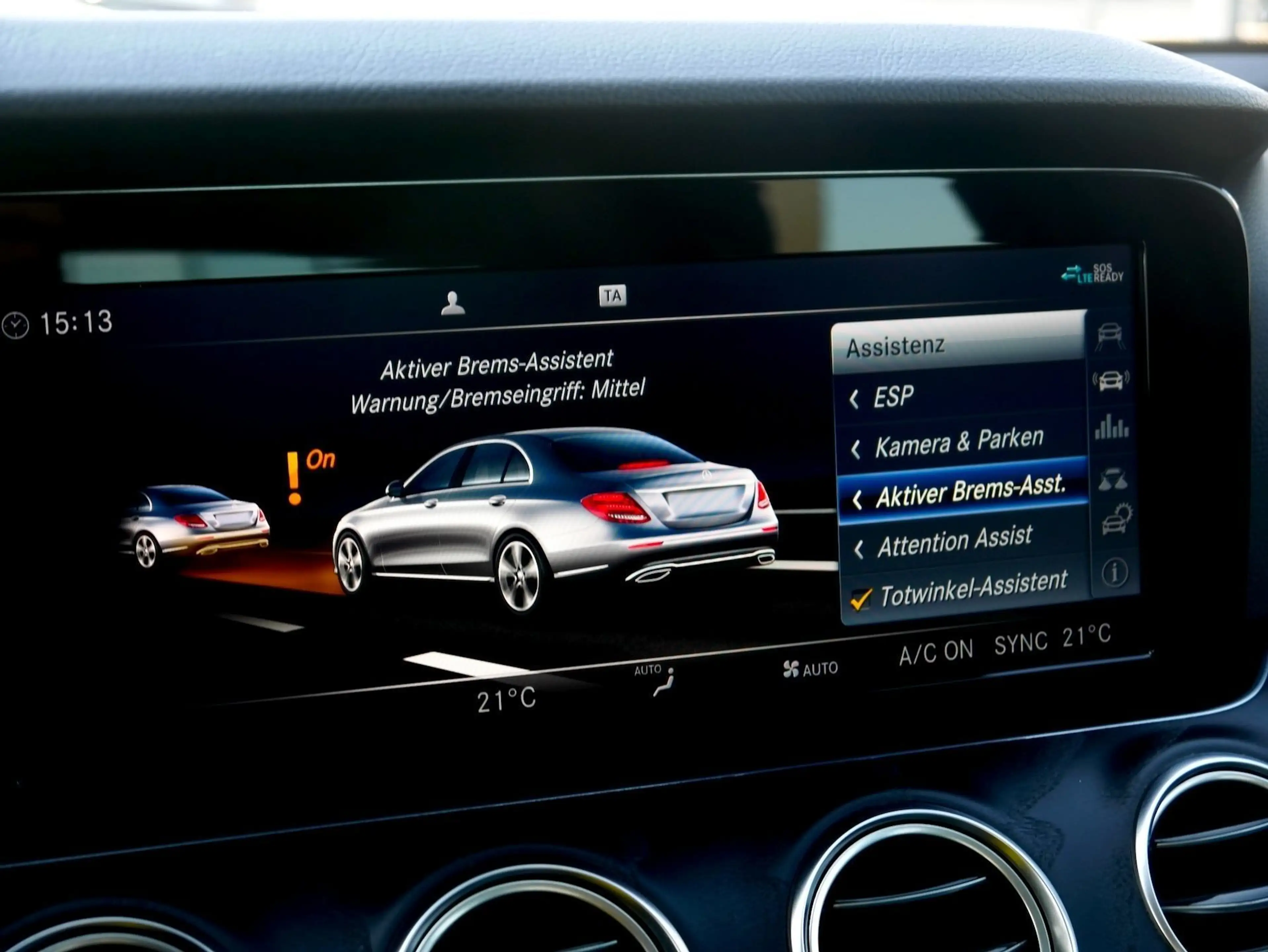 Mercedes-Benz E 200 Avantgarde Aut. *Park-Assistent* — photo 14