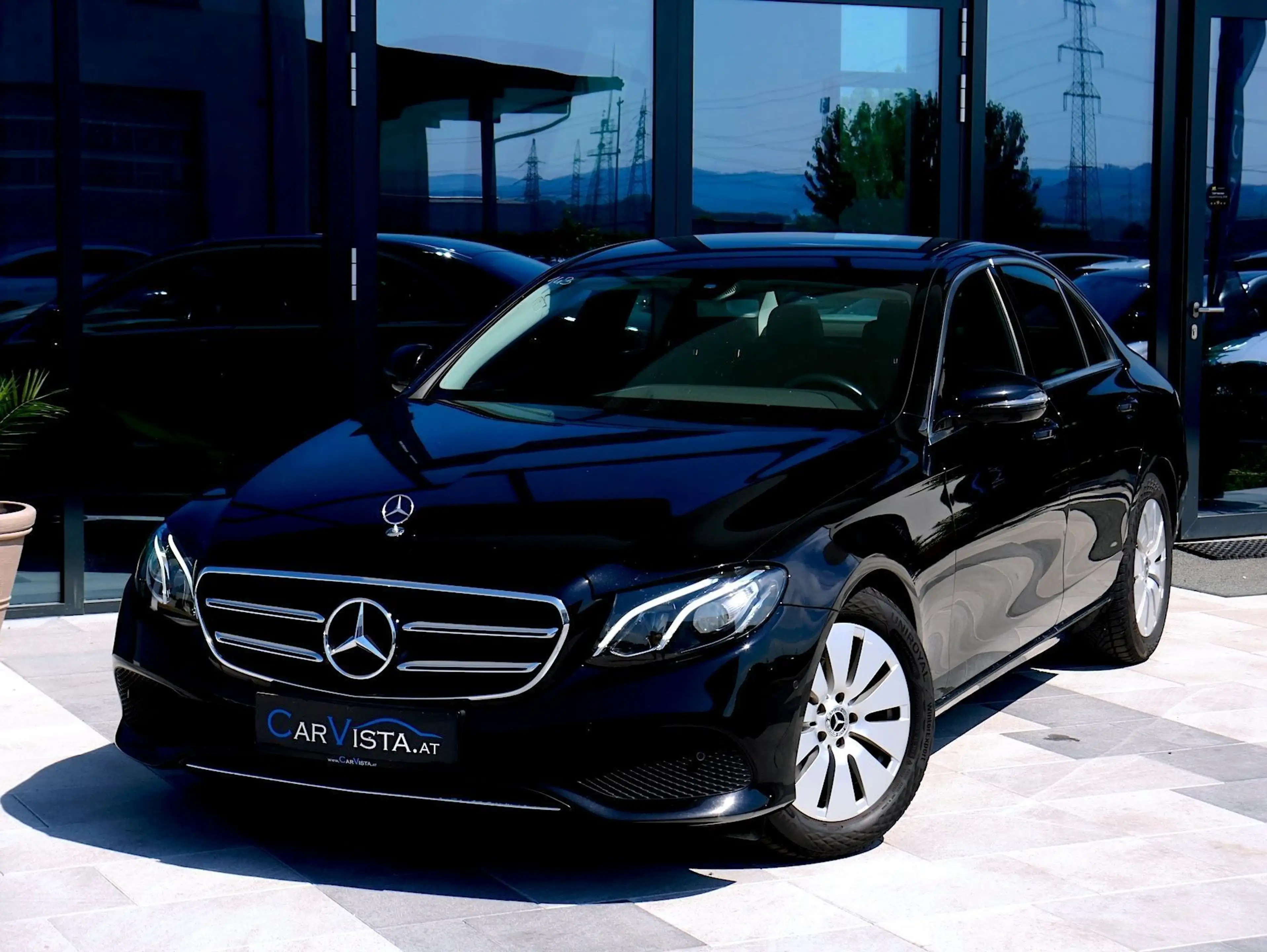 Mercedes-Benz E 200 Avantgarde Aut. *Park-Assistent* — photo 3