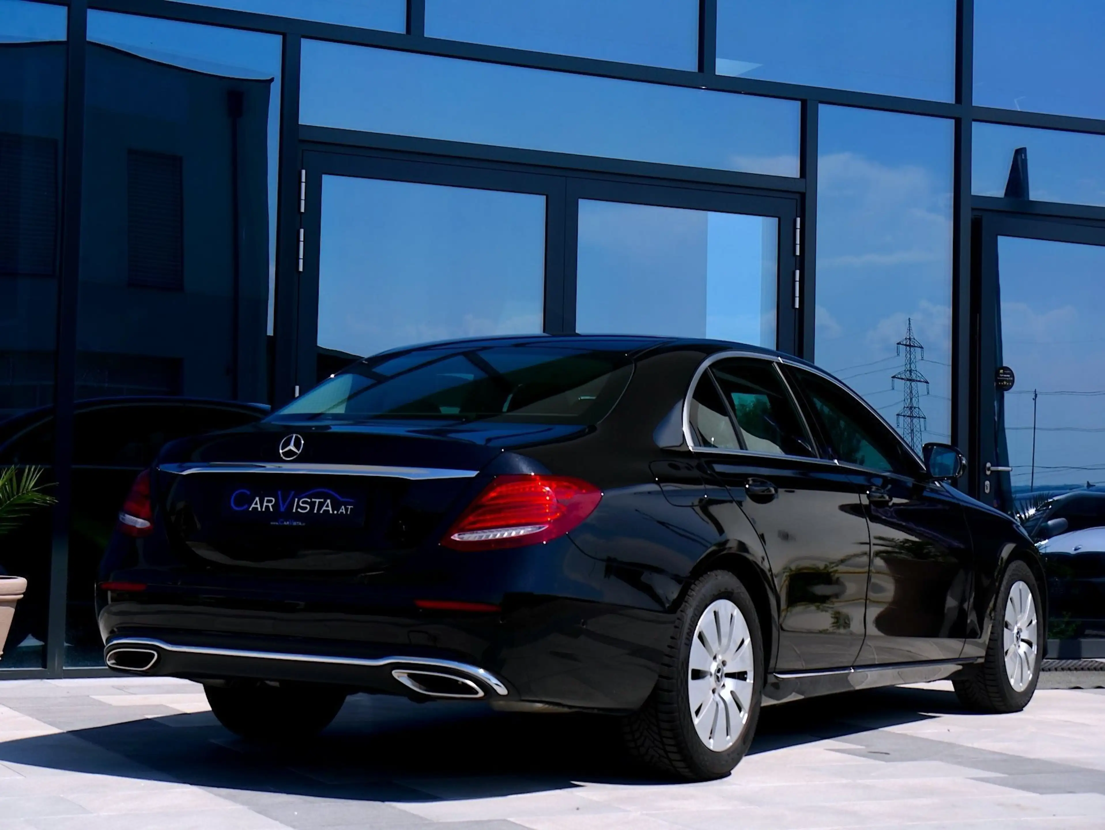 Mercedes-Benz E 200 Avantgarde Aut. *Park-Assistent* — photo 5