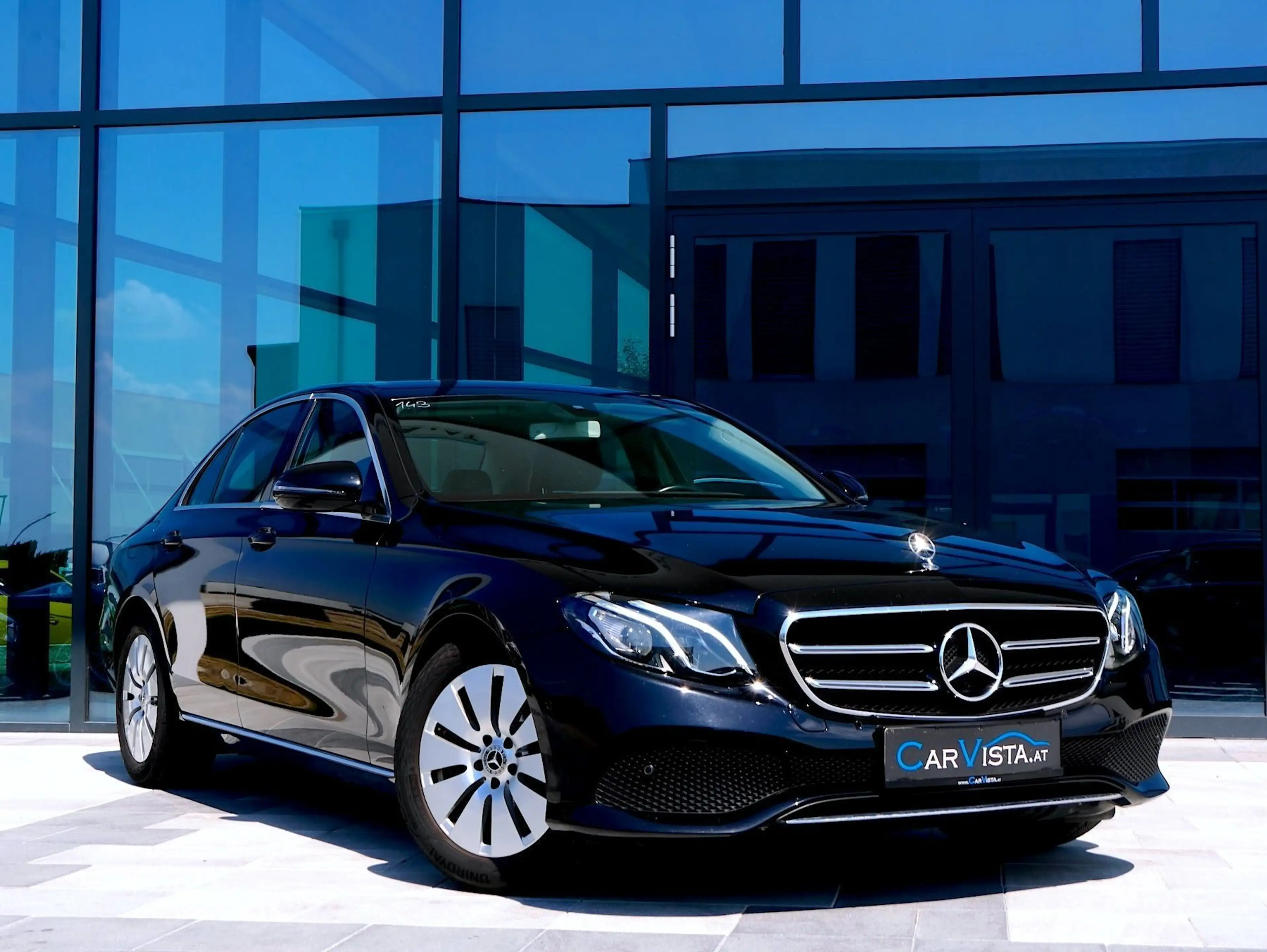 Mercedes-Benz E 200 Avantgarde Aut. *Park-Assistent* — photo 4