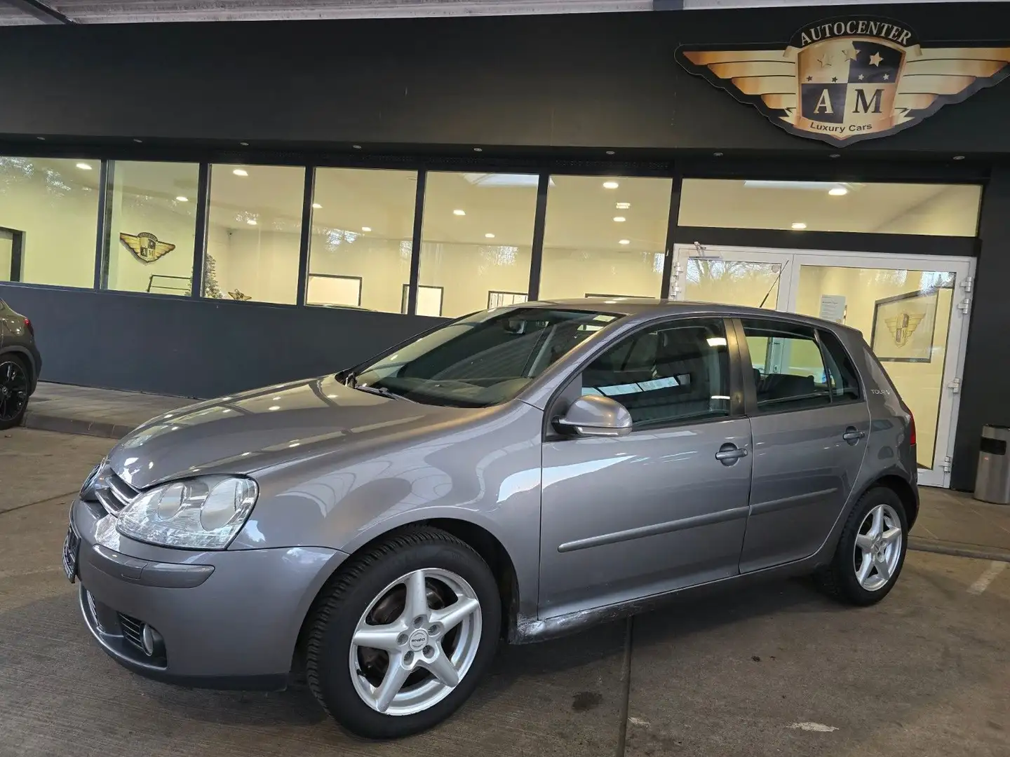 Volkswagen Golf V Lim. 1.4 5-Tür Tour PDC/KLIMAAUTOMATIK Grau - 2