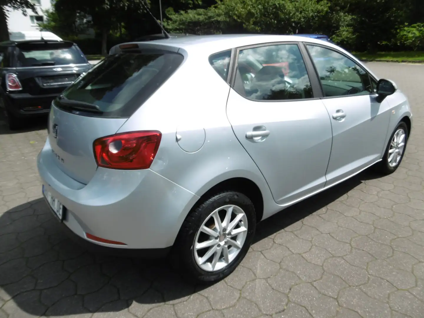 SEAT Ibiza 1.2 TDi 5-türig Ecomotive Style Allwetter Argent - 2