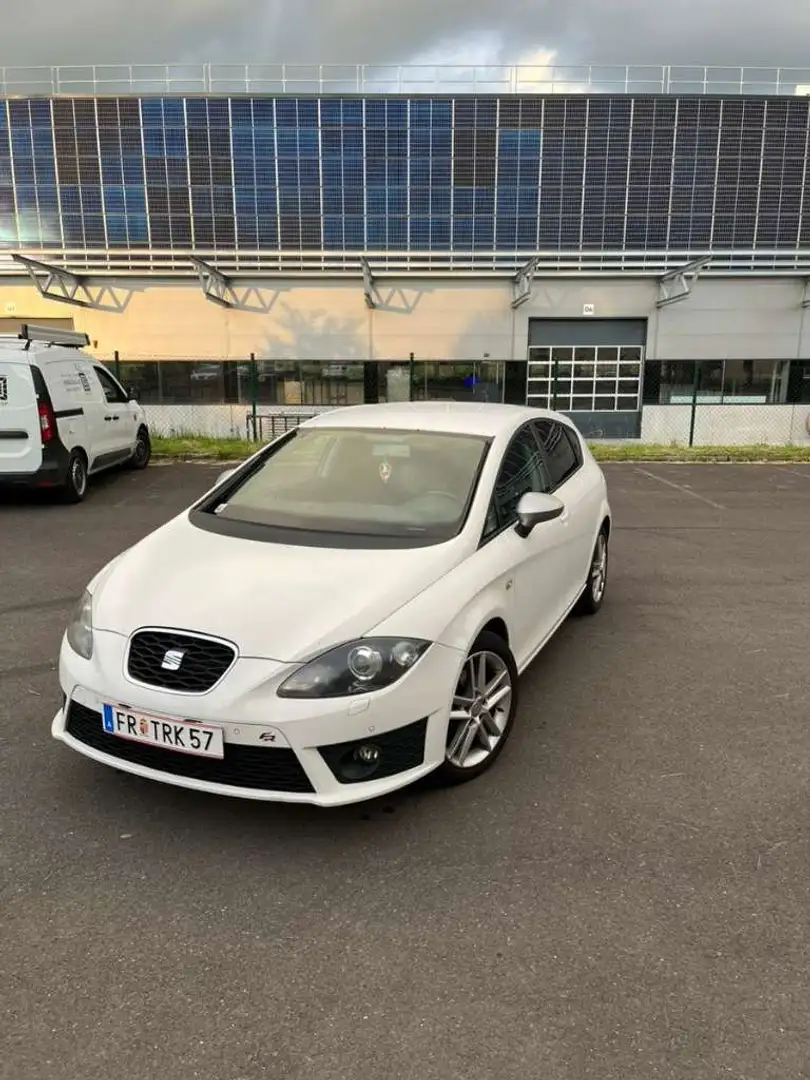 SEAT Leon Leon FR 2,0 TDI CR DPF DSG FR Weiß - 2