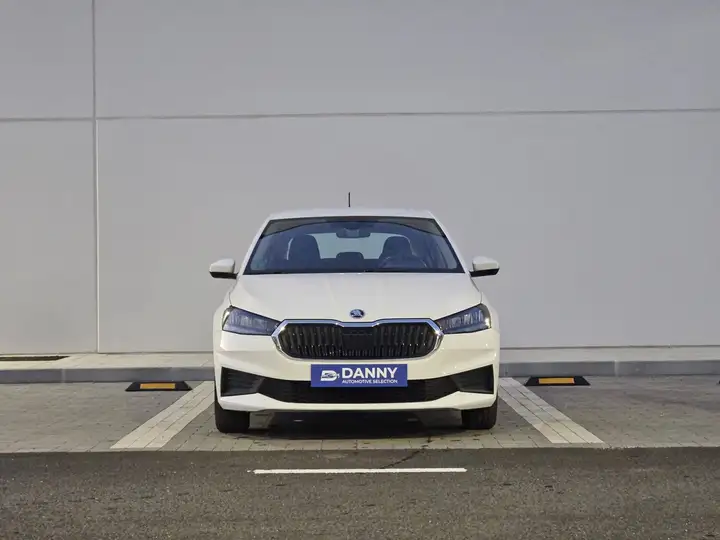 Škoda Fabia Hatchback 1.0 MPI Emotion (2021) 2022