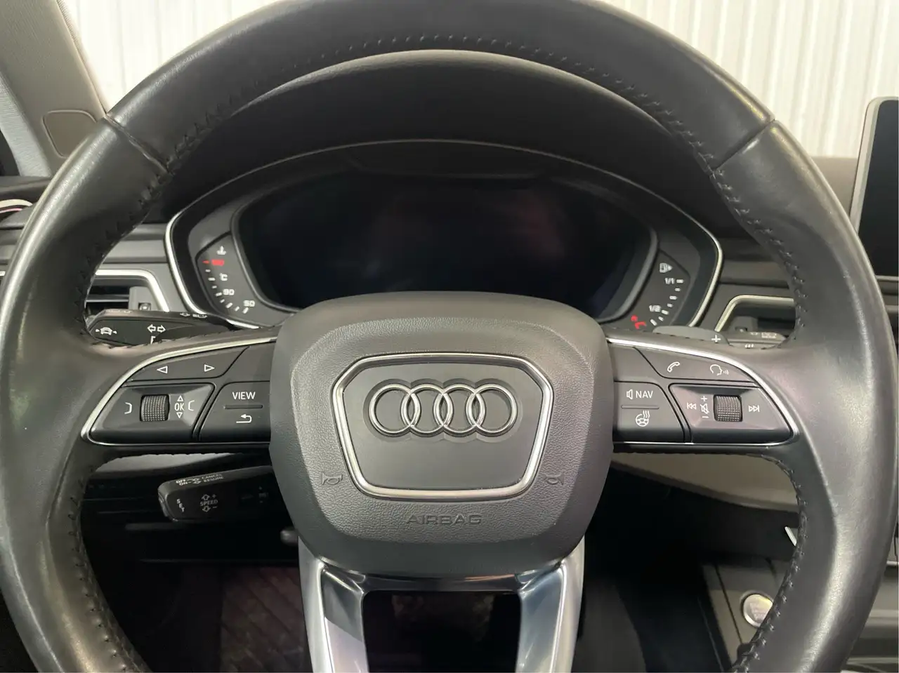 Audi A4 allroad снимка Audi A4 allroad