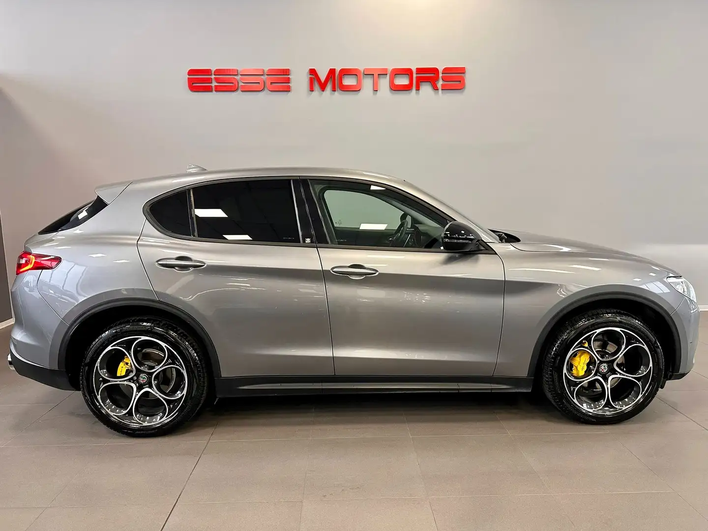 Alfa Romeo Stelvio Stelvio 2.2 t Sport Tech Q4 190cv-CERCHI DA 20"!!! Grau - 2
