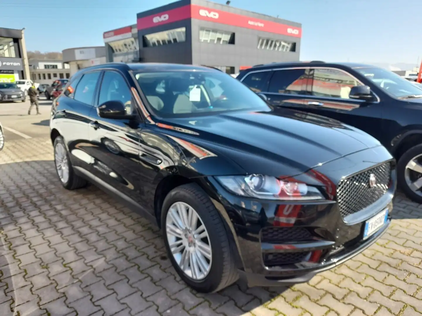 Jaguar F-Pace F-Pace 2.0 D 180 CV AWD aut. Pure Schwarz - 2