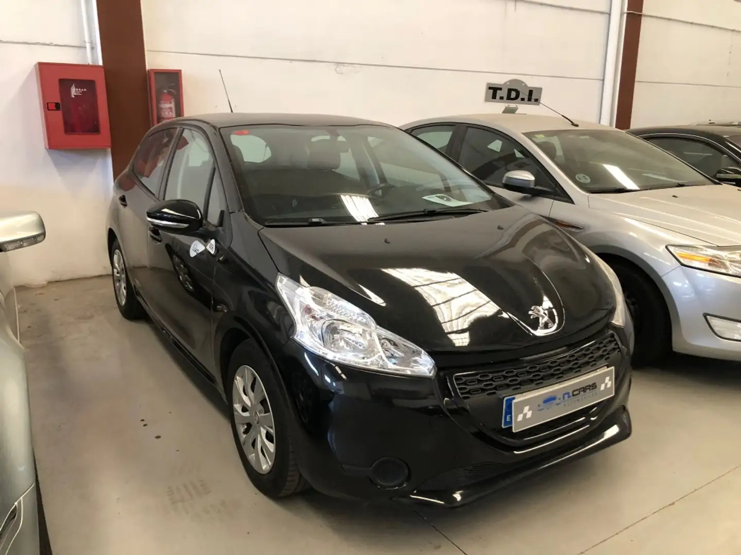 Peugeot 208 1.0 PureTech Like 68 Negro - 1