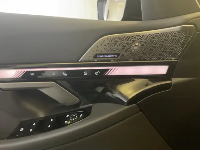 BMW i5 xDrive40 Ansicht 4