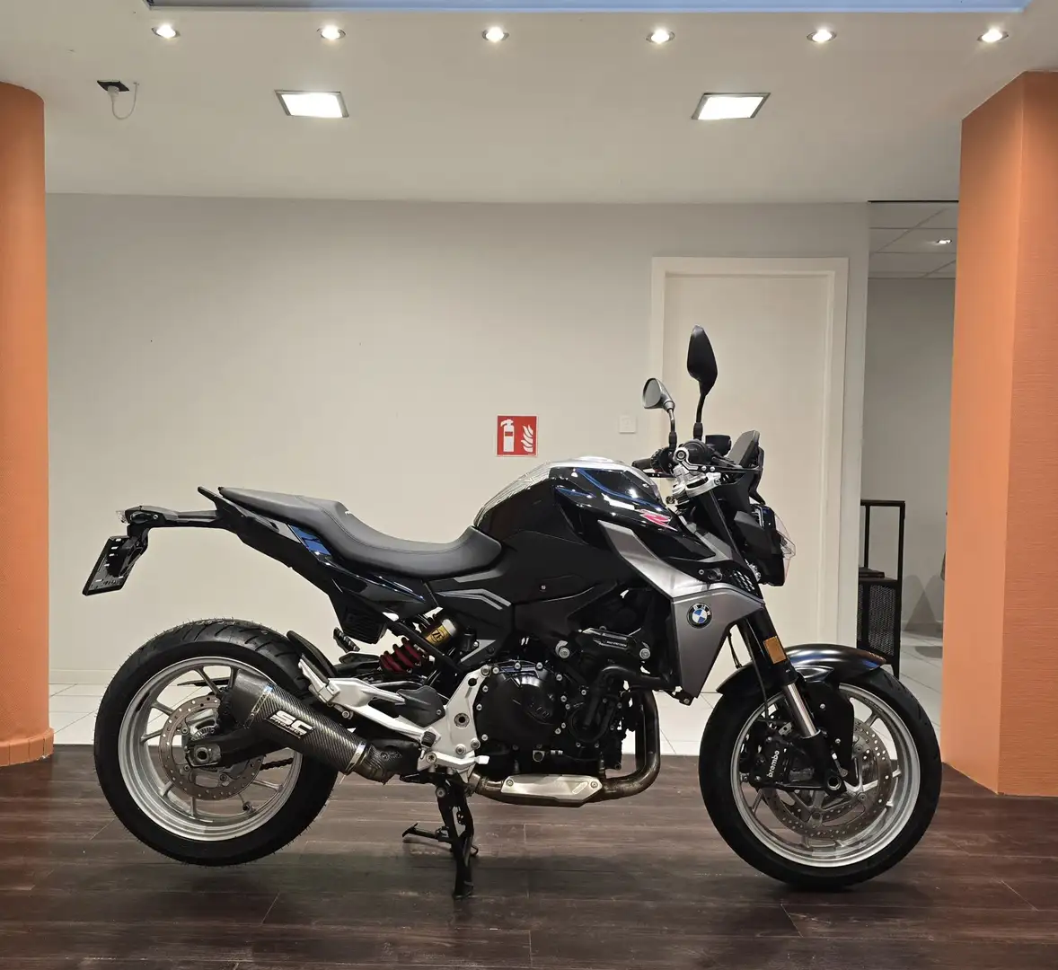 BMW F 900 R Negro - 1