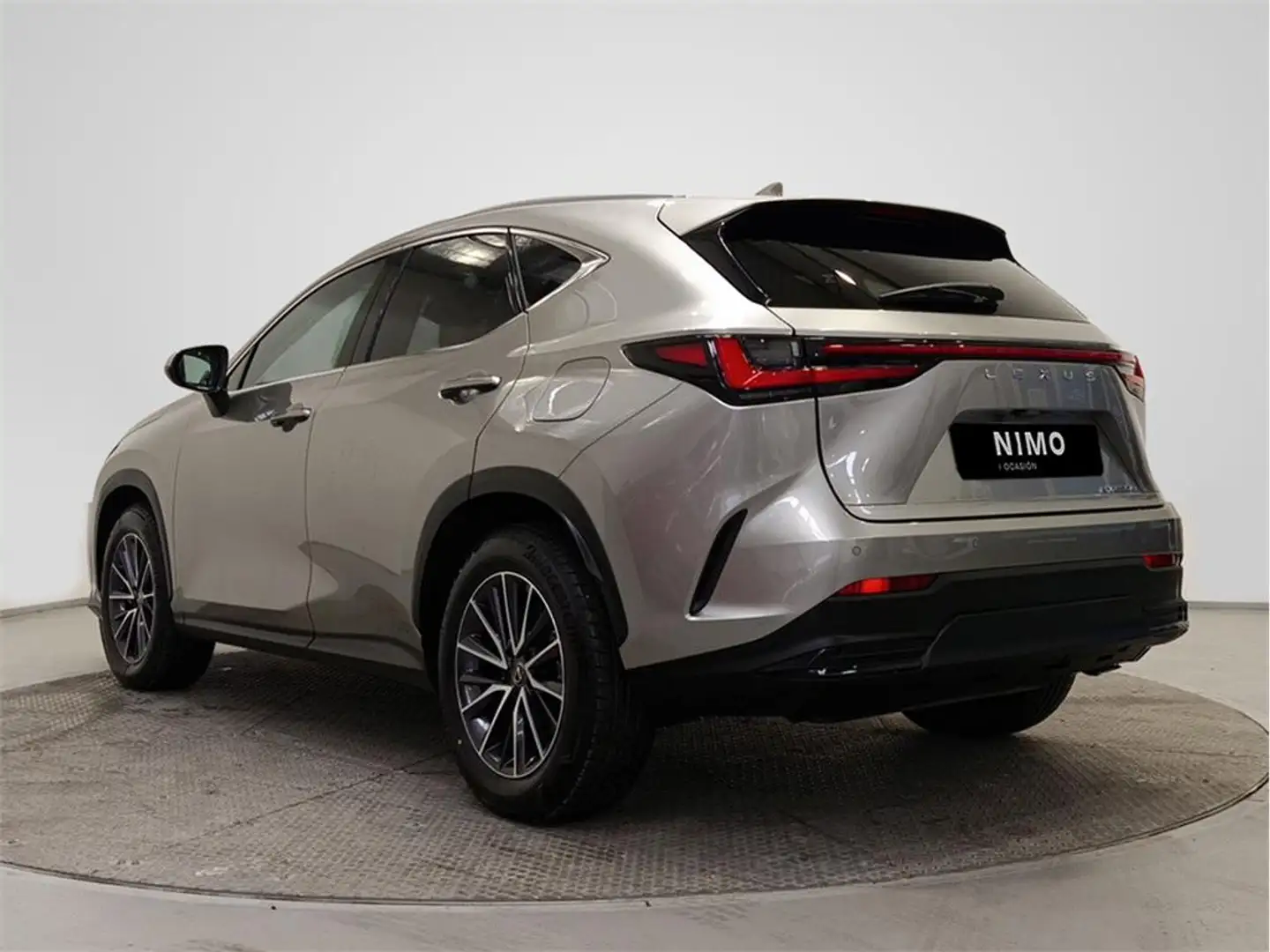 Lexus NX 450h+ Premium+ 4WD - 2