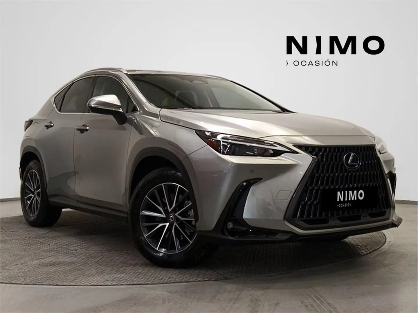 Lexus NX 450h+ Premium+ 4WD - 1