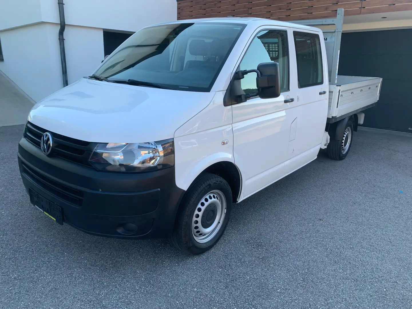 Volkswagen T5 Transporter Doka-Pritsche,Pickerl+Service+ZweimassenschwungNeu Weiß - 1
