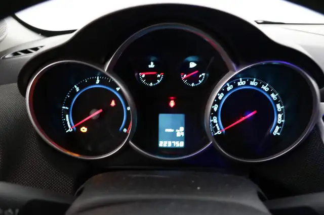 Chevrolet Cruze view 14