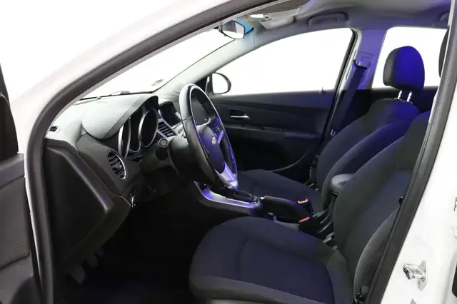 Chevrolet Cruze view 13