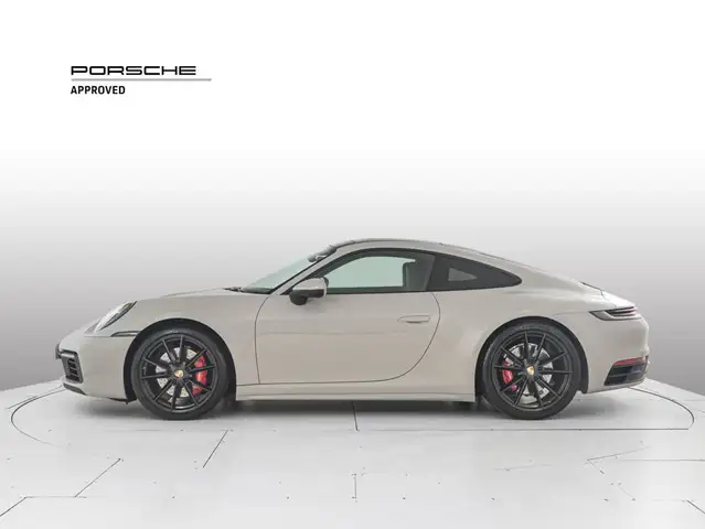 Porsche 911 view 2