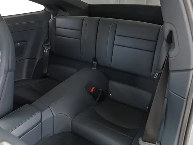 Porsche 911 view 15