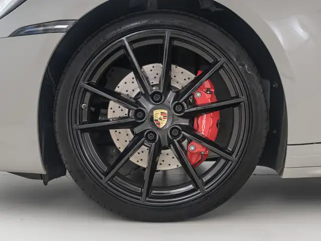 Porsche 911 view 9