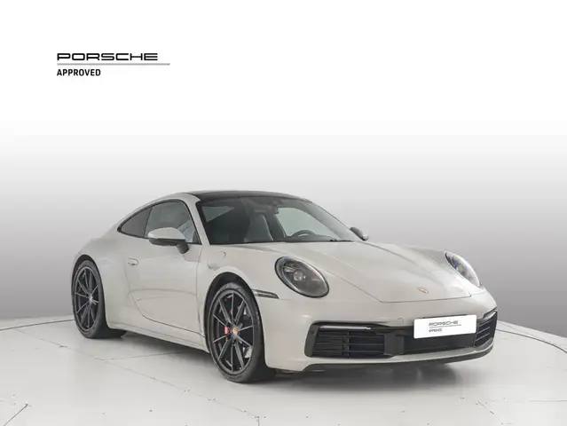 Porsche 911 view 7