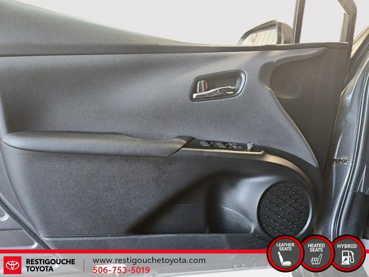 Toyota Prius Prime снимка Toyota Prius Prime
