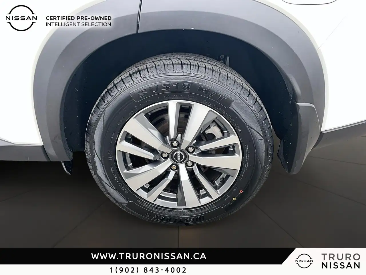 Nissan Pathfinder снимка Nissan Pathfinder