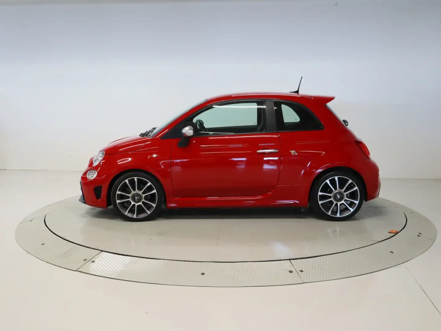 Abarth 500 1.4 T-JET 16V 595 121KW 165 3P Rouge - 2
