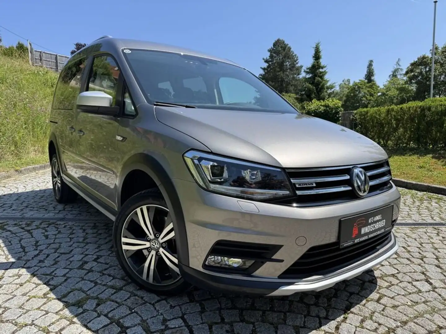 Volkswagen Caddy Alltrack 2,0 TDI 4Motion KLIMA TEMPOMAT LED Beżowy - 1