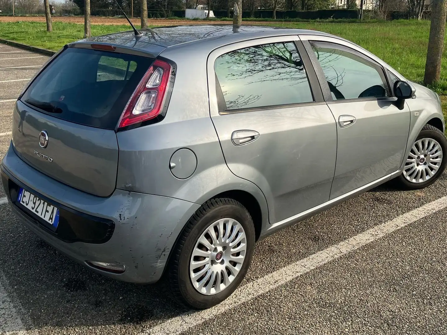 Fiat Punto Evo Punto+Evo+5p+1.4+Emotion+Gpl+77cv Grigio - 2