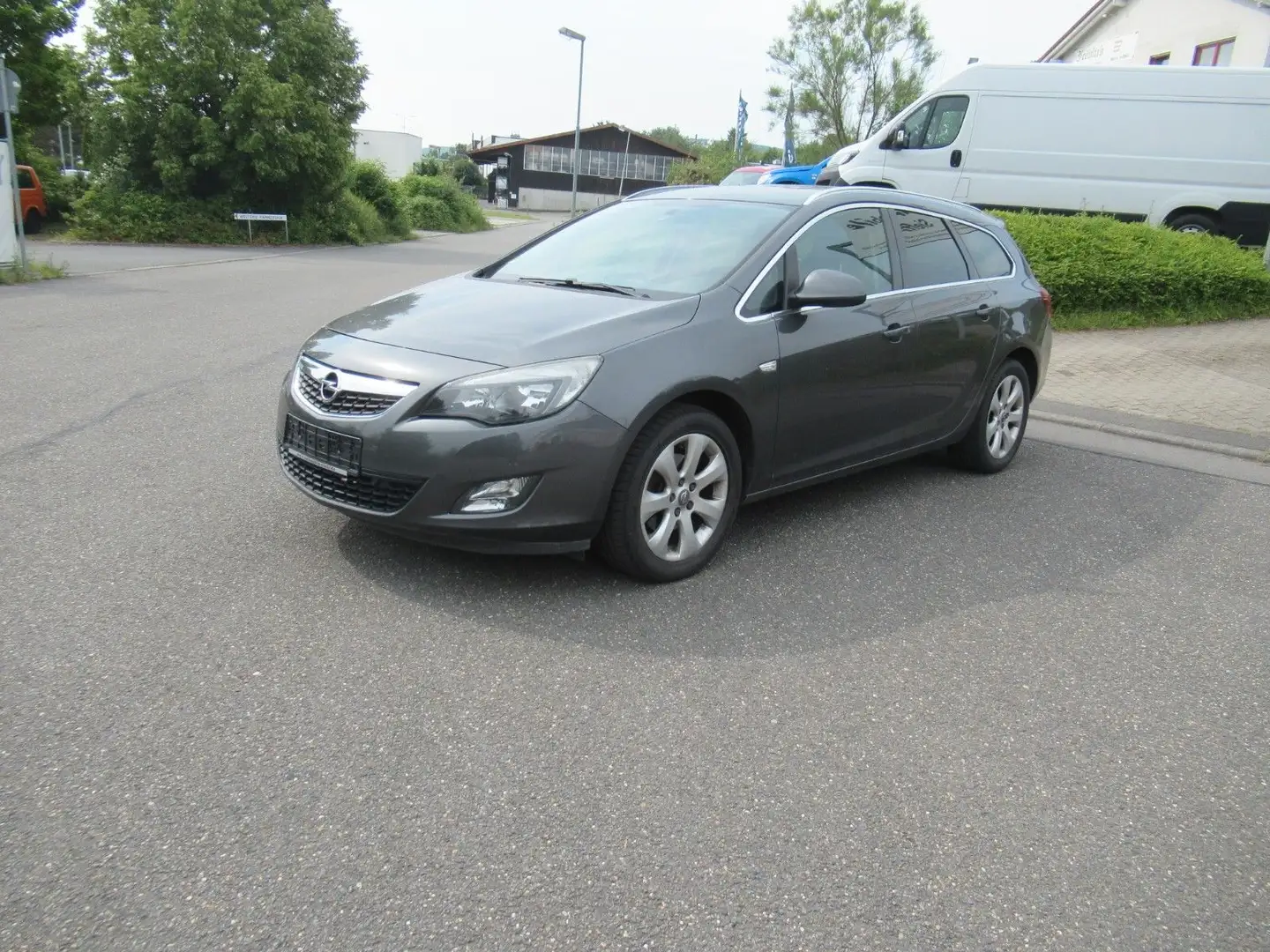 Opel Astra J Sports Tourer Sport Grau - 1