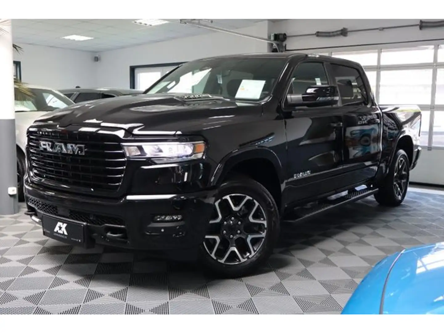 Dodge RAM 1500 Laramie Gen 6,Biturbo,Pano.12 Zoll,MY2025! Zwart - 2