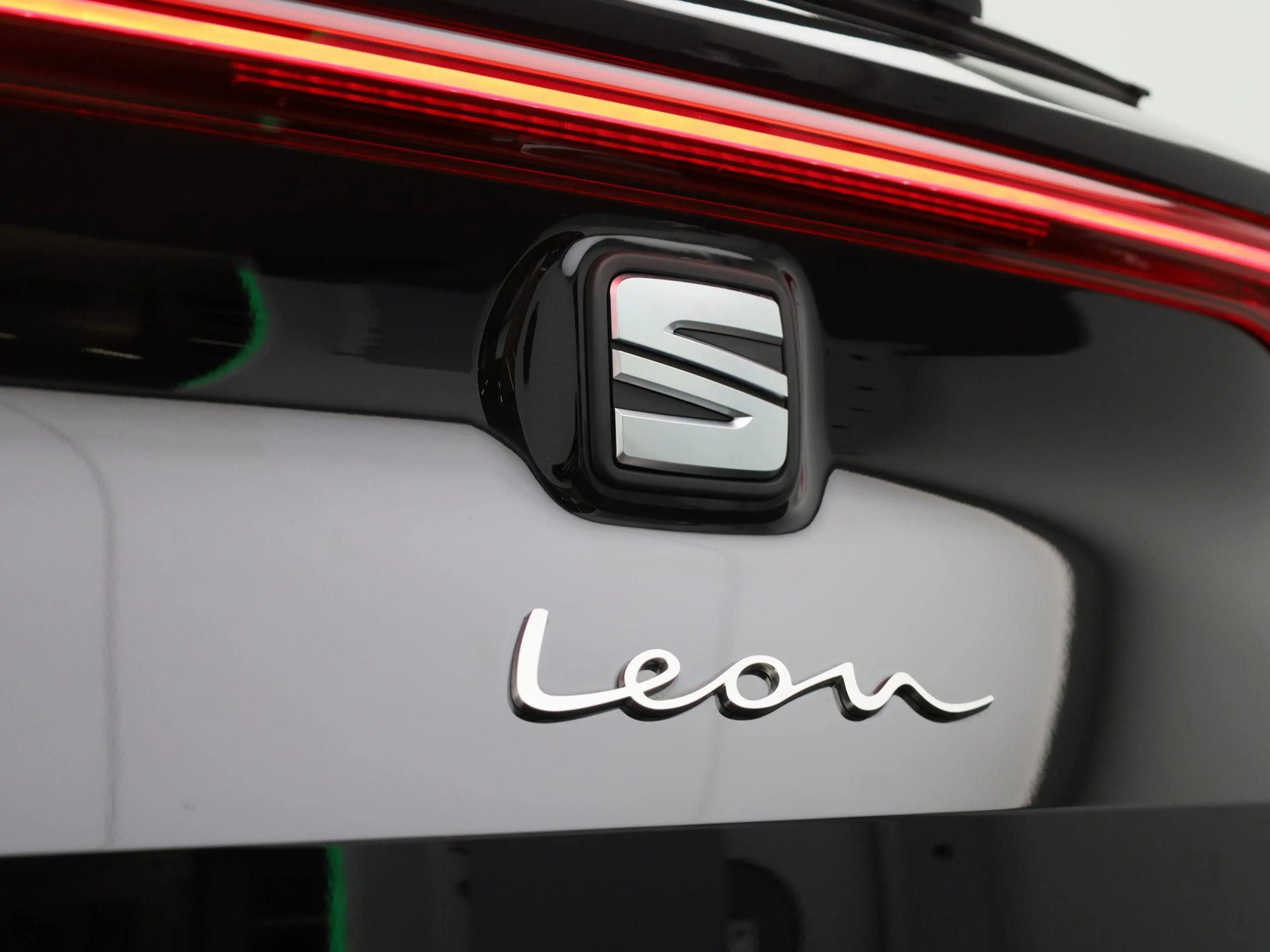 SEAT Leon e-Hybrid Sportstourer 1.5 TSI FR Business 204 PK | Automaat — photo 15