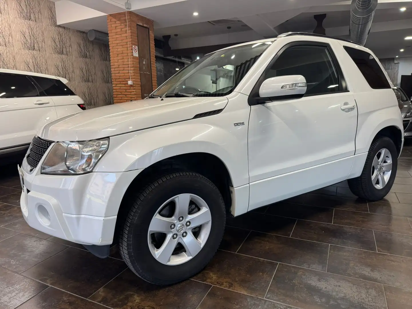 Suzuki Grand Vitara Grand Vitara II 2006 1.9 ddis offroad 3p E5 Blanc - 1
