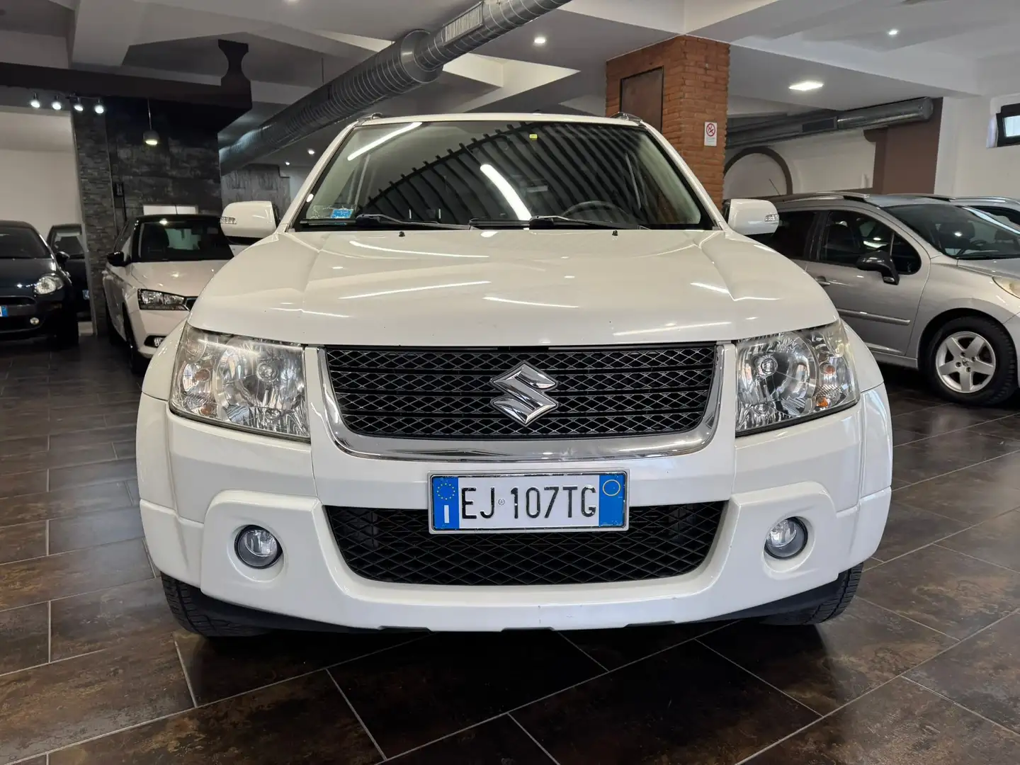 Suzuki Grand Vitara Grand Vitara II 2006 1.9 ddis offroad 3p E5 Blanc - 2