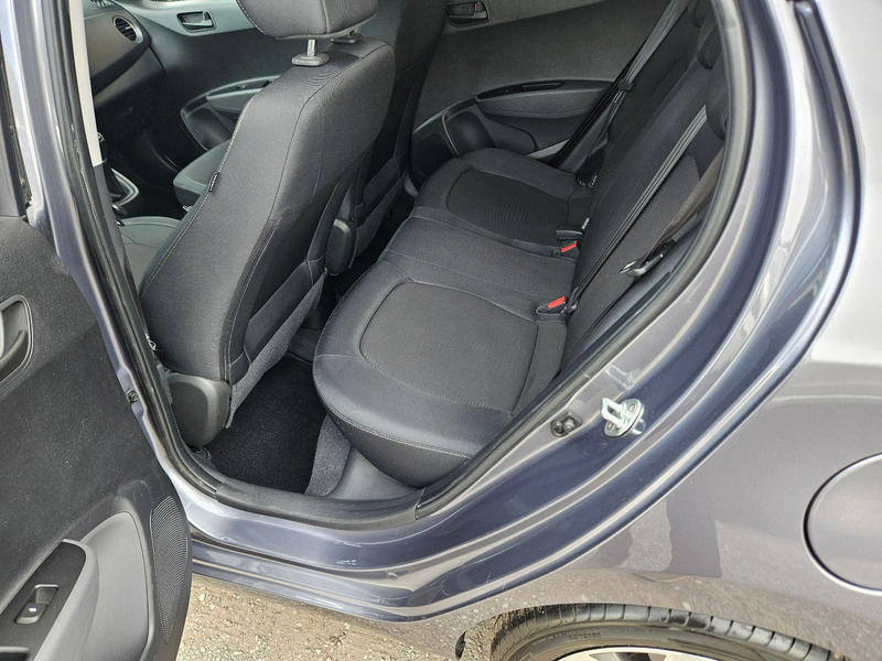 Hyundai i10 YES! Plus | TÜV neu | Scheckheftgepflegt — photo 13