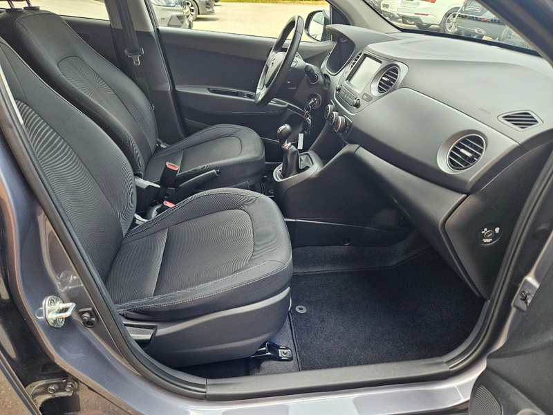 Hyundai i10 YES! Plus | TÜV neu | Scheckheftgepflegt — photo 12