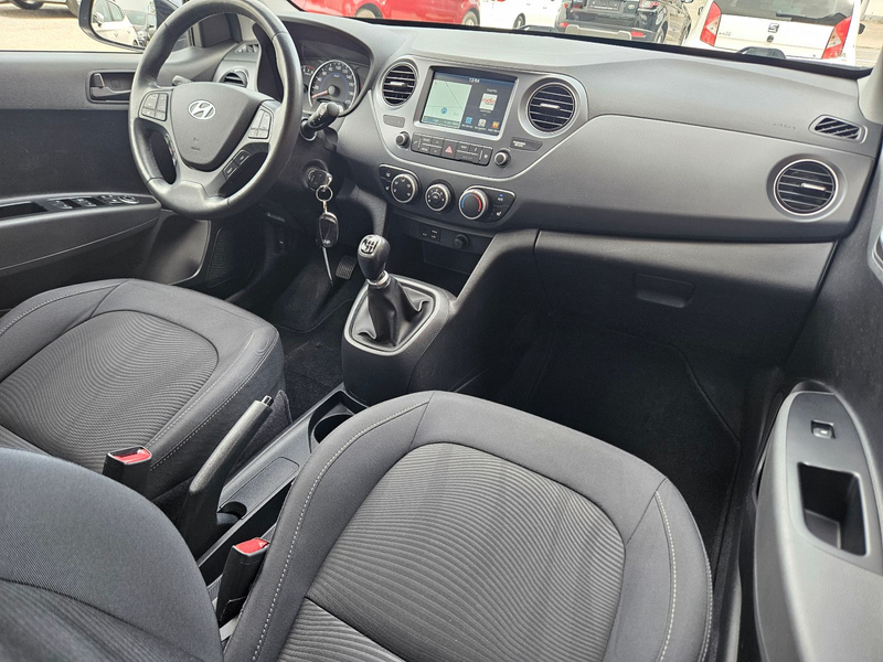 Hyundai i10 YES! Plus | TÜV neu | Scheckheftgepflegt — photo 11