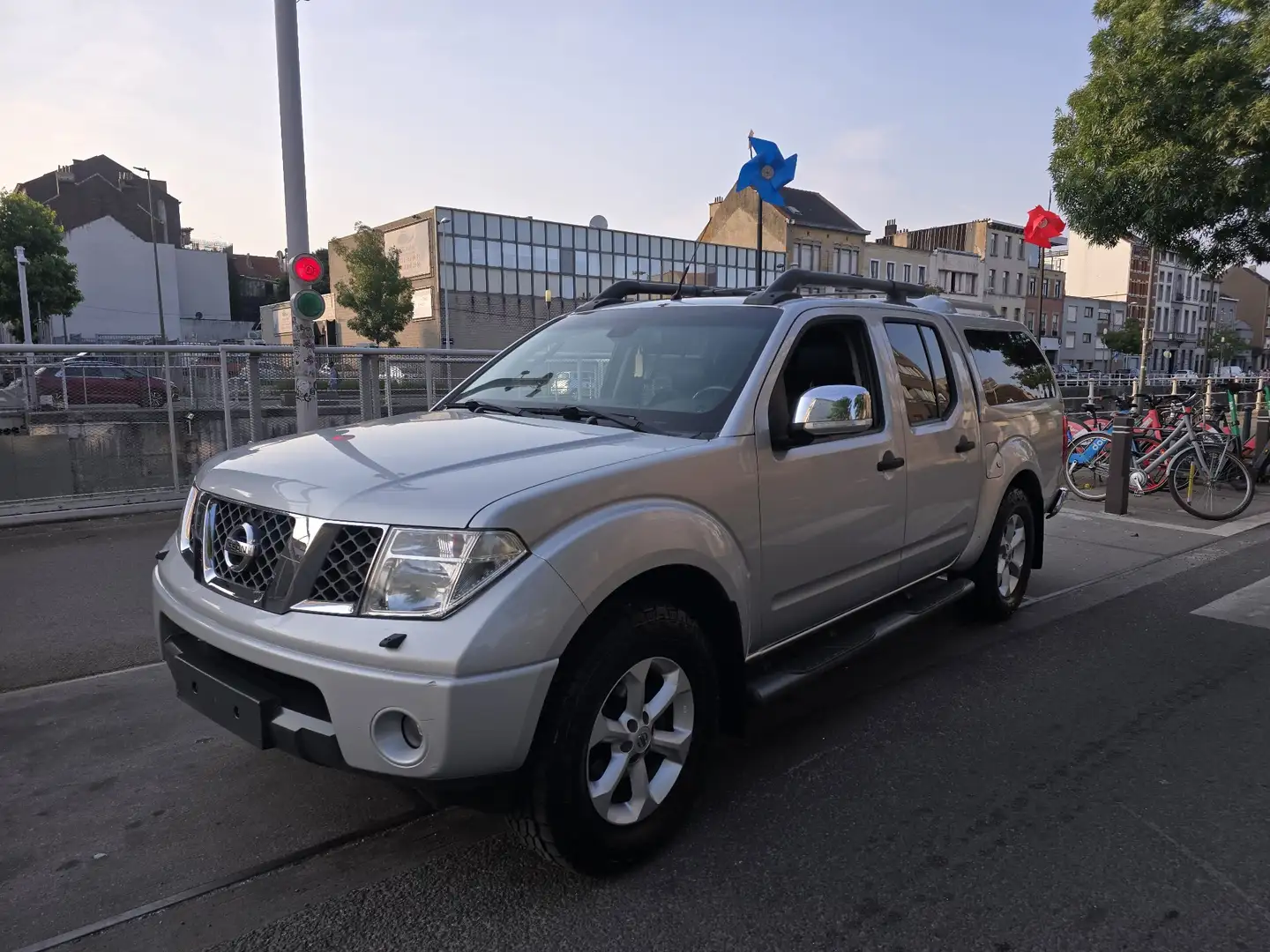 Nissan Navara 2.5 dCi 4x4 Executive IT diff.lock - 2