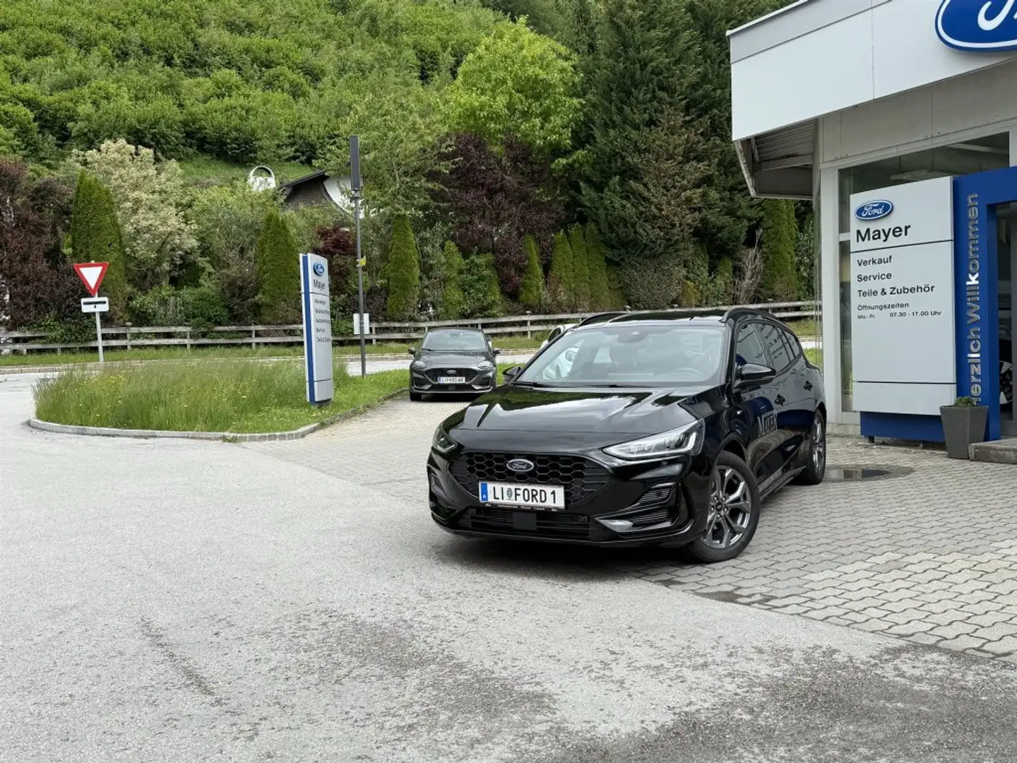 Ford Focus Turnier 1,0 EcoBoost Hybrid ST-Line Negro - 2