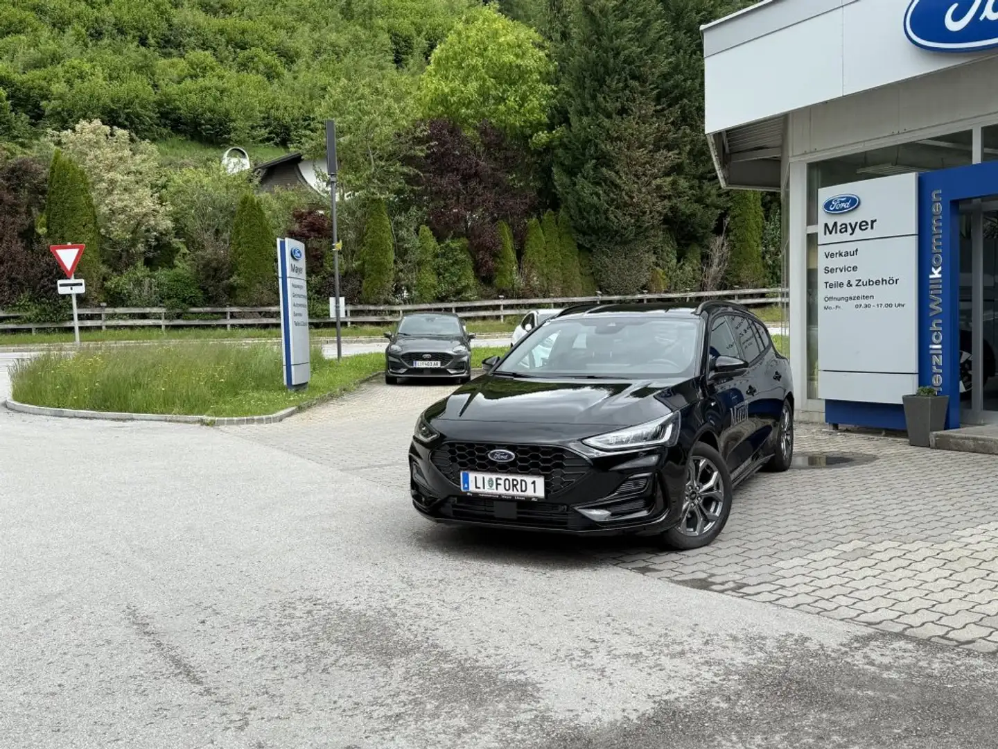 Ford Focus Turnier 1,0 EcoBoost Hybrid ST-Line Nero - 1