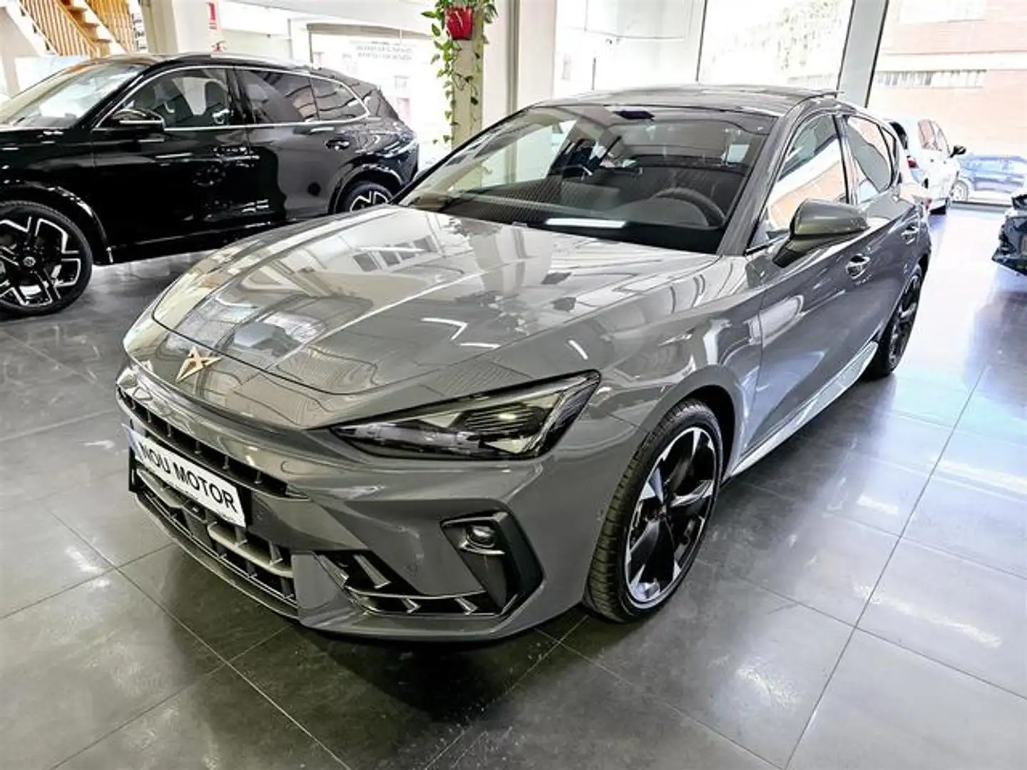CUPRA Leon 1.5 eTSI 110 DSG Gris - 1