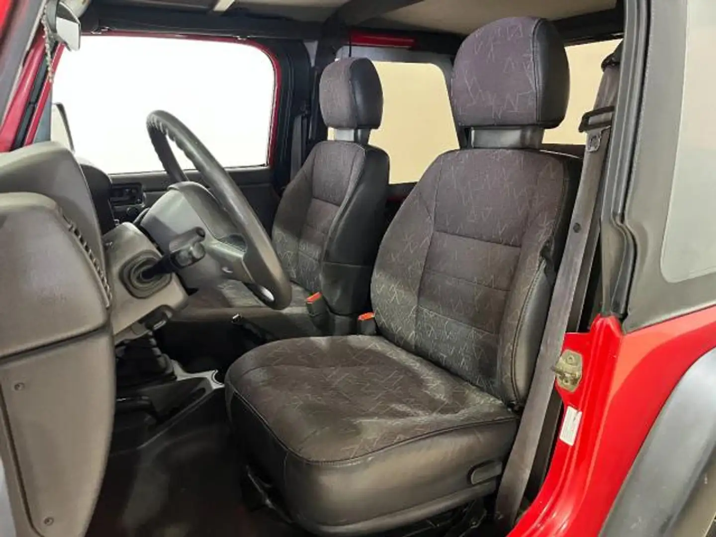 Jeep Wrangler Todoterreno 118cv Manual de 3 Puertas Rojo - 2