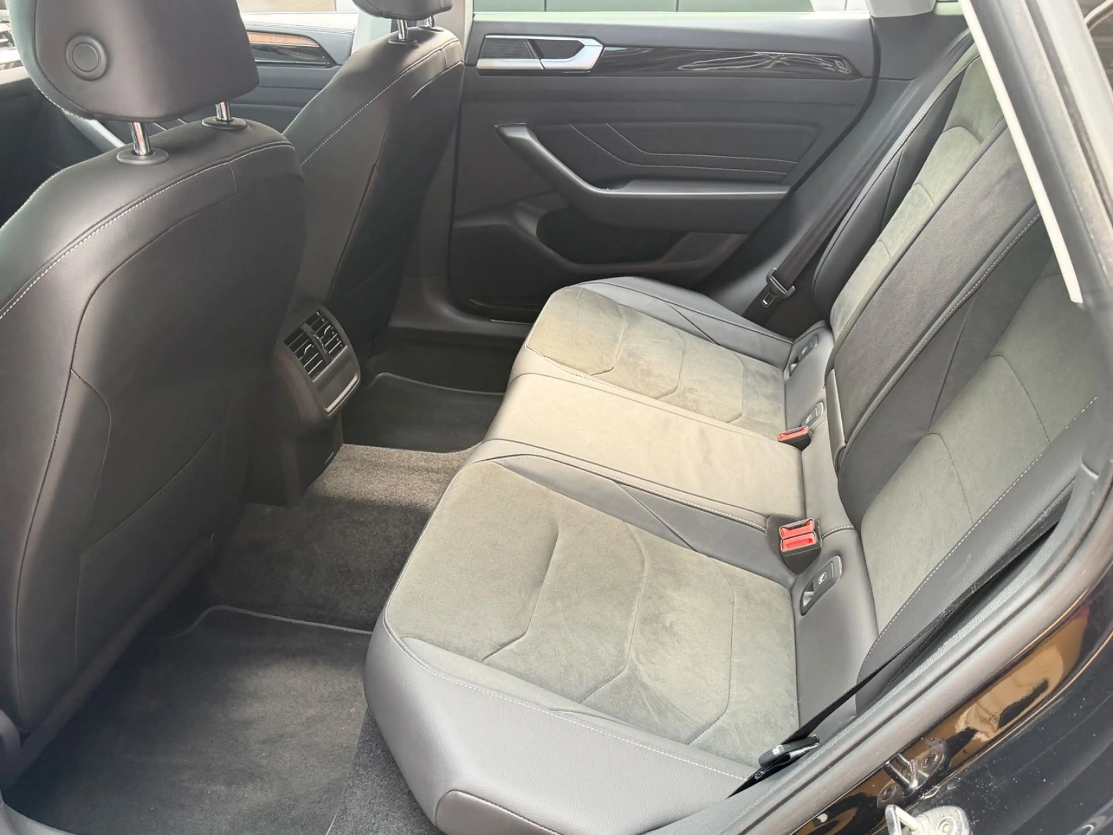 Volkswagen Arteon Shooting Brake 2.0 TDI Elegance*ACC*AHK* — photo 9