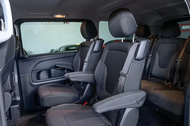 Mercedes-Benz V-Class view 15