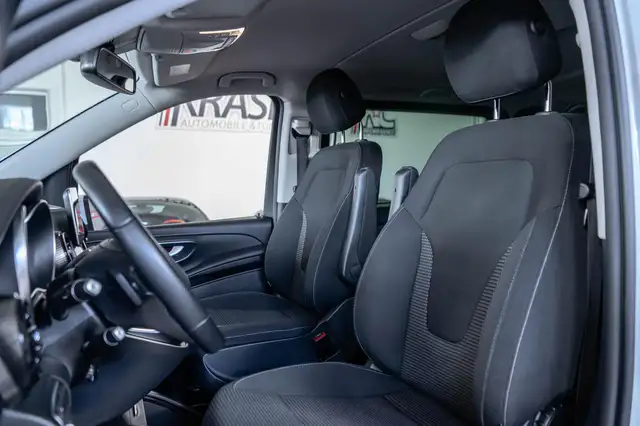 Mercedes-Benz V-Class view 14