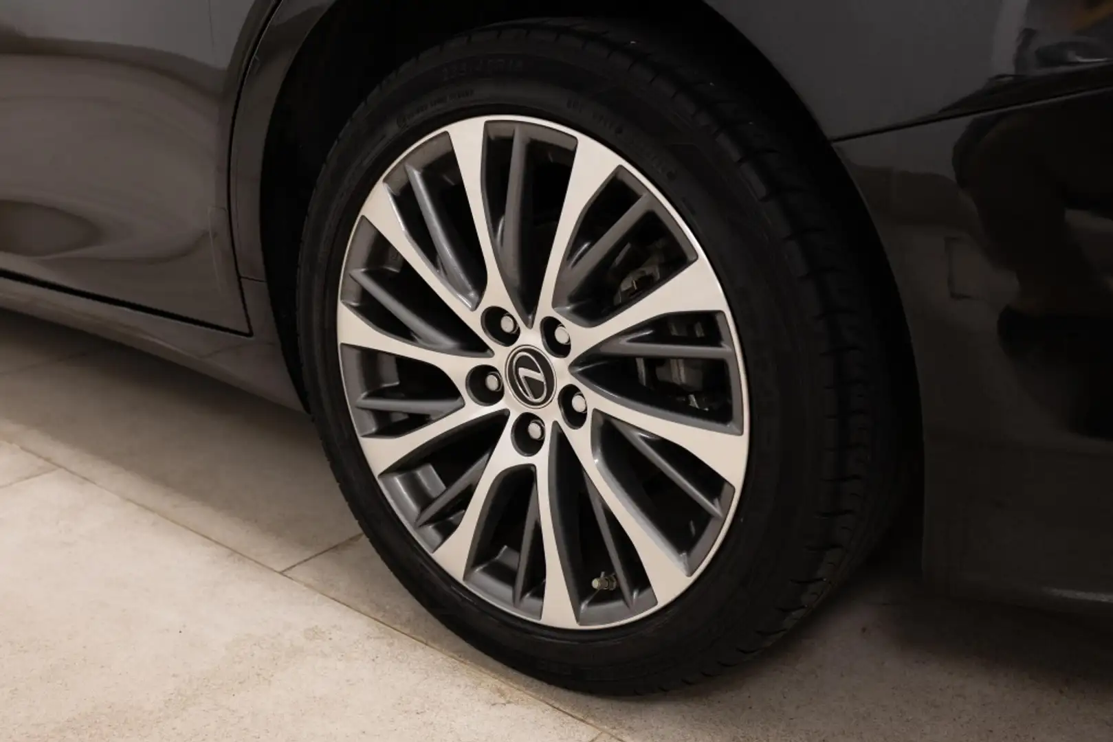 Lexus ES 300 300h Premium Noir - 2