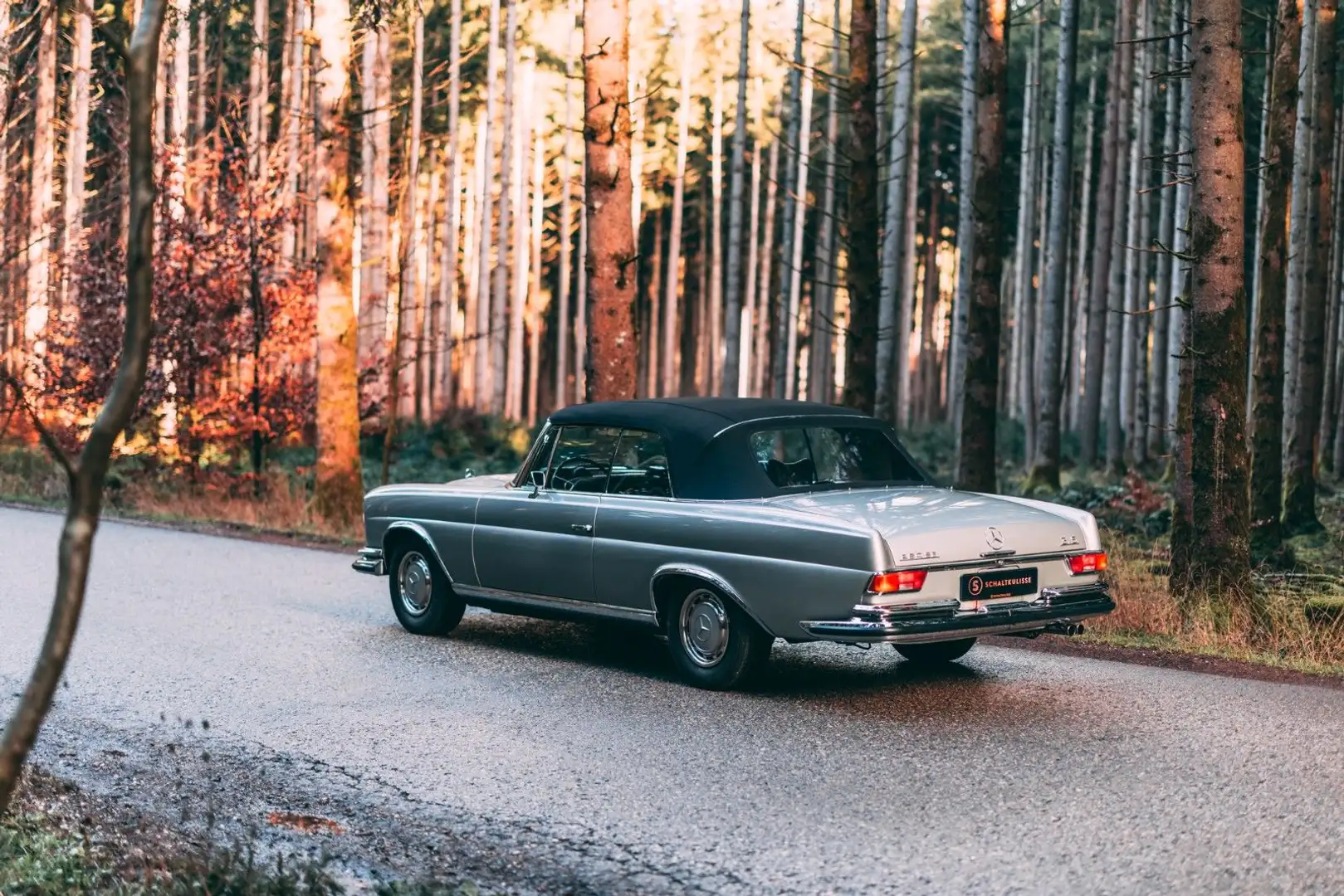 Mercedes-Benz 280 SE 3.5 Cabriolet - Restored, Matching Silber - 2