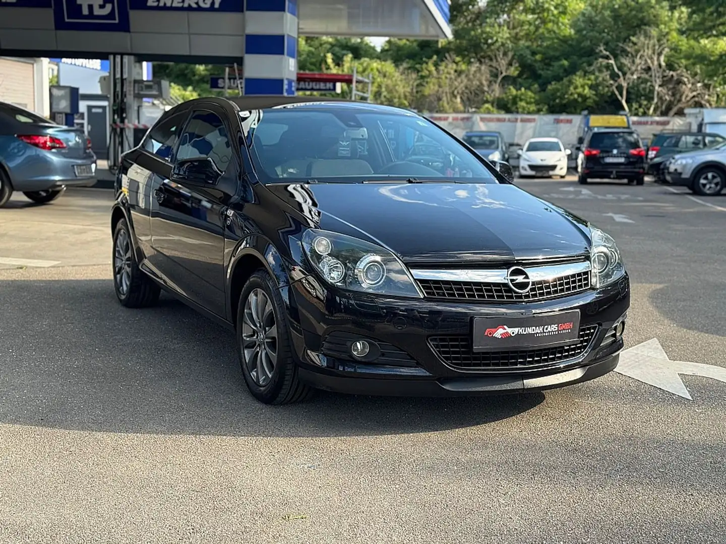 Opel Astra 1,9 CDTI GTC Sport **PICKERL 01/2026** Schwarz - 1