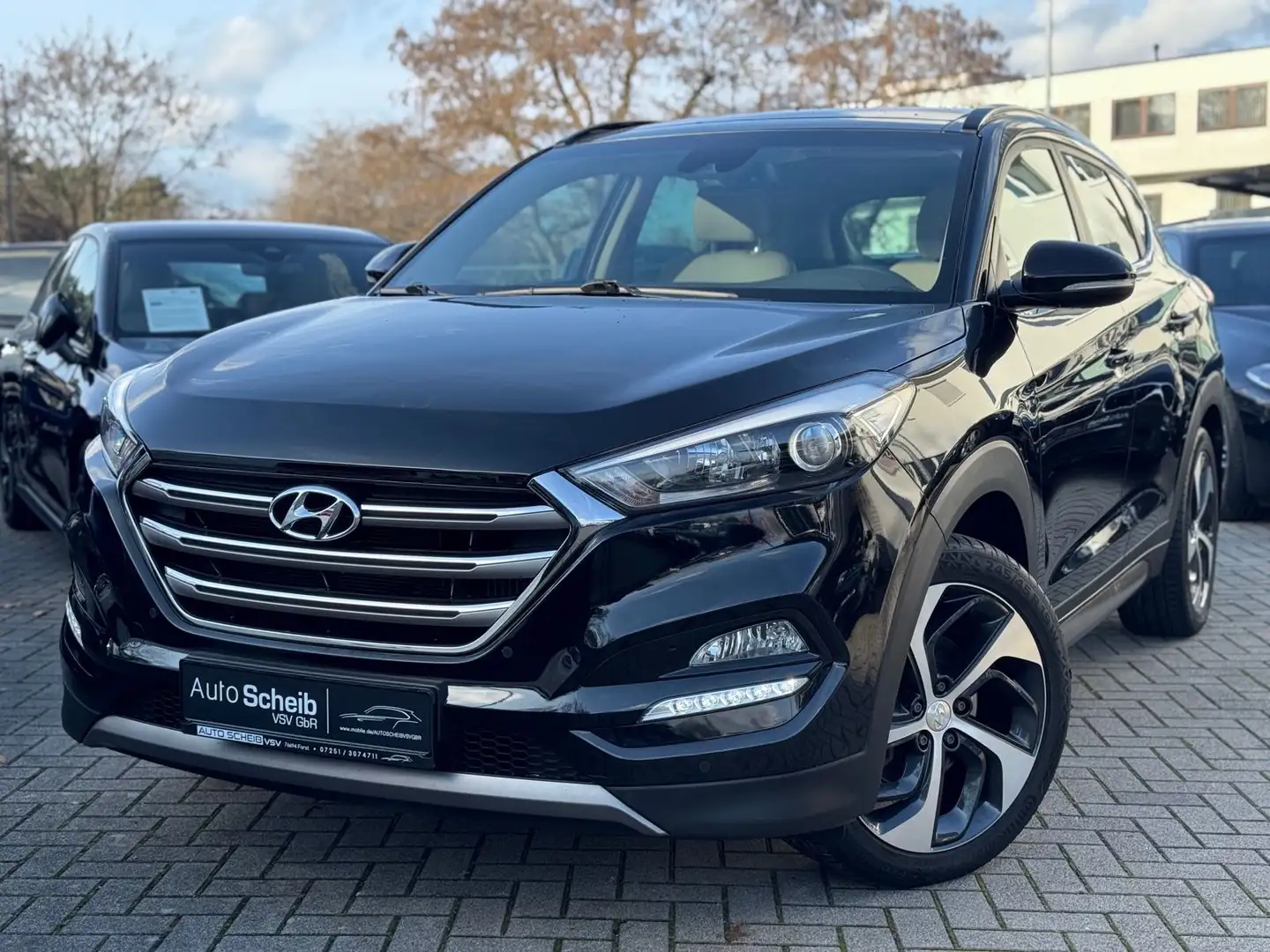 Hyundai TUCSON Premium 4WD DCT*1.Hand*Kamera*Navi*Pano Schwarz - 1