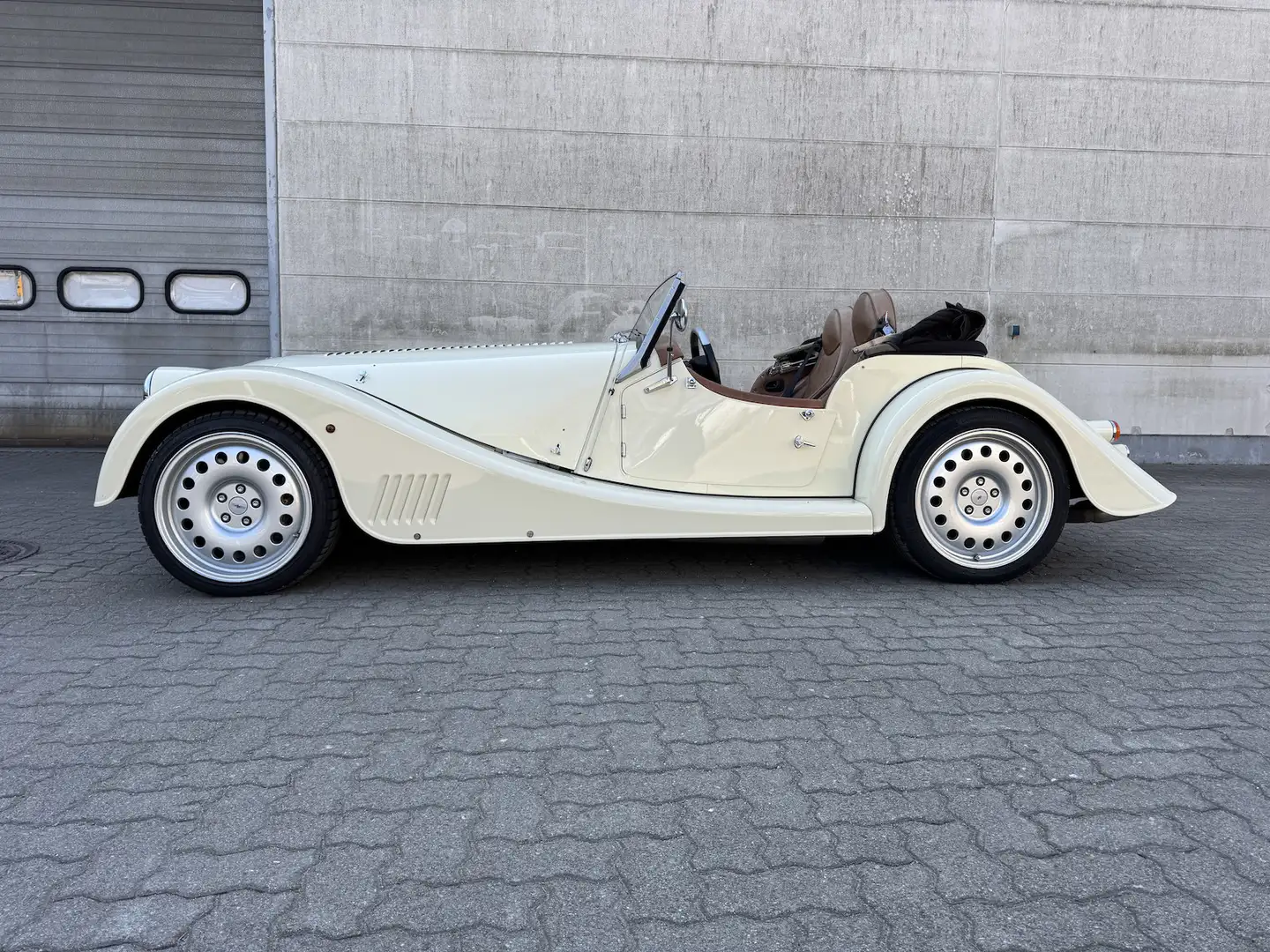 Morgan Plus 8 4.8 AERO8 MAGIC MAGNOLIA Schalter ! Beige - 2