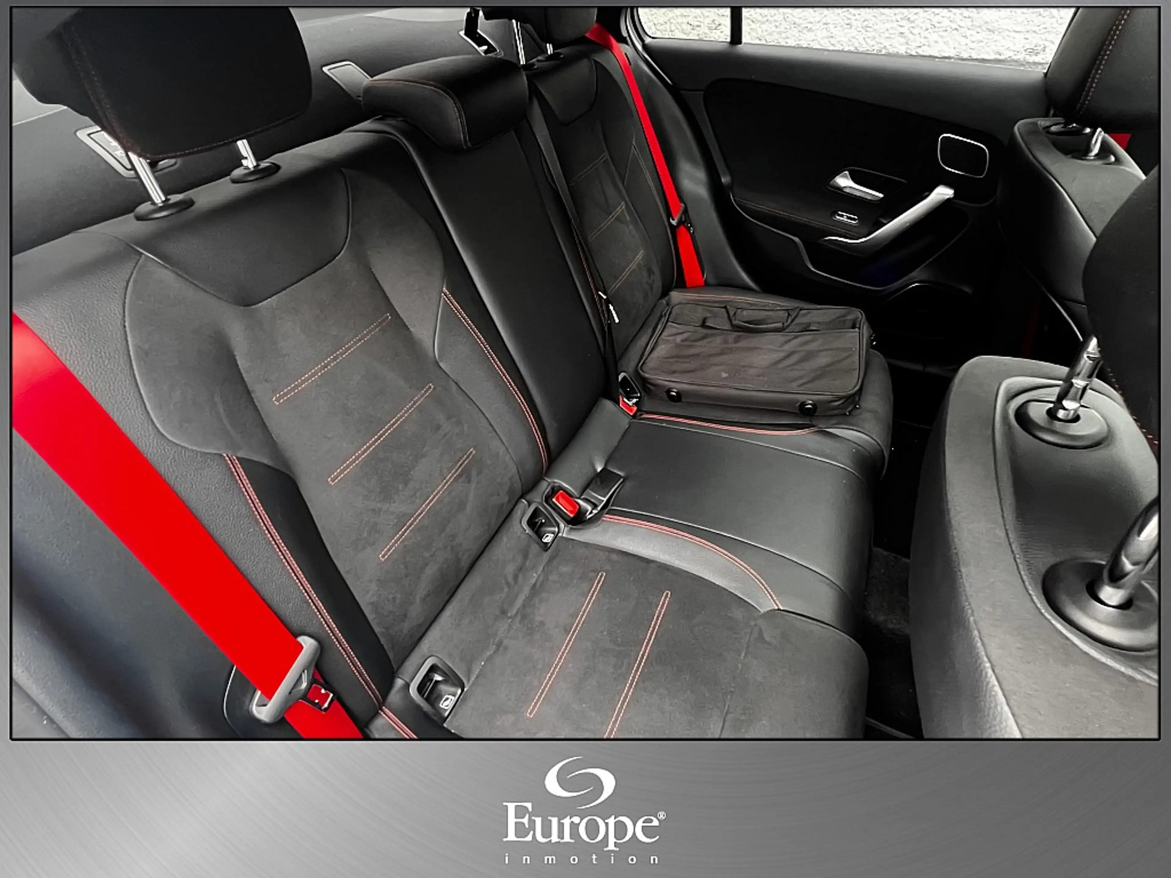 Mercedes-Benz A 35 AMG Limousine 4-Matic /Pano/LED/MBUX/Navi/ — photo 10